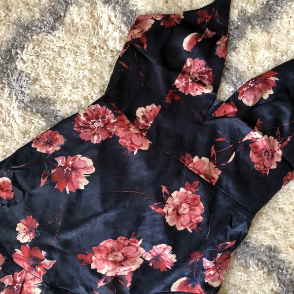 🆕Satin Floral Mini Dress - Picture 3 of 3